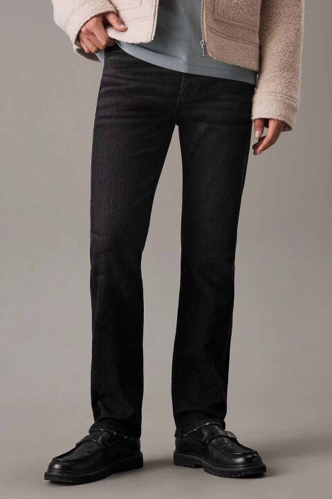 Erkek Ck Standart Straight Jeans - Siyah - Calvin Klein
