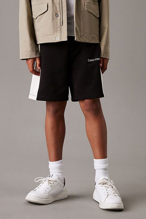 Erkek Çocuk Color Block Relaxed Şort - Siyah - Calvin Klein