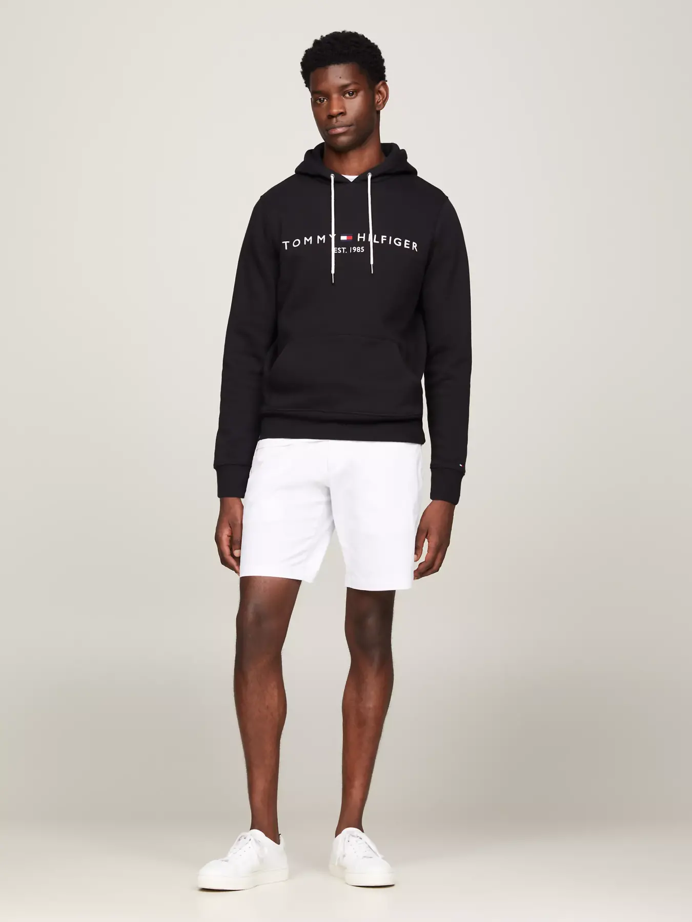 Erkek Core Tommy Logolu Sweatshirt Siyah Sweatshirt Tommy Hilfiger LKBAHAR YAZ 24
