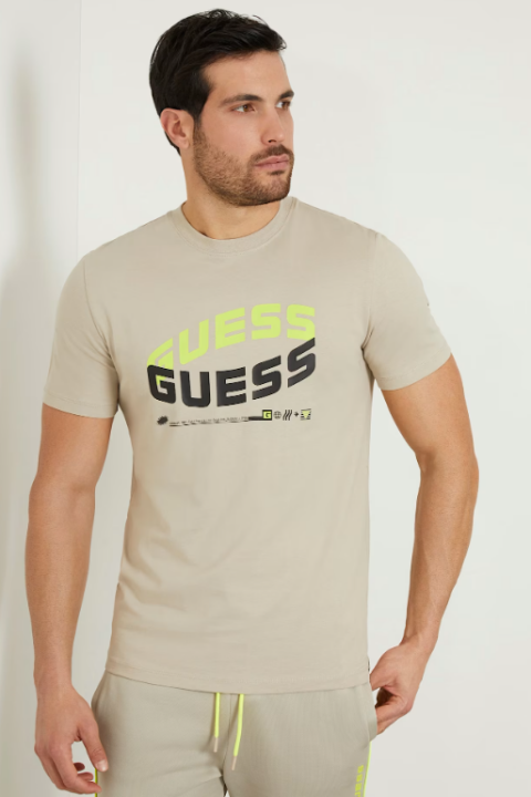 Erkek Guess Önde Logo T-Shirt / Kum Beji - GUESS