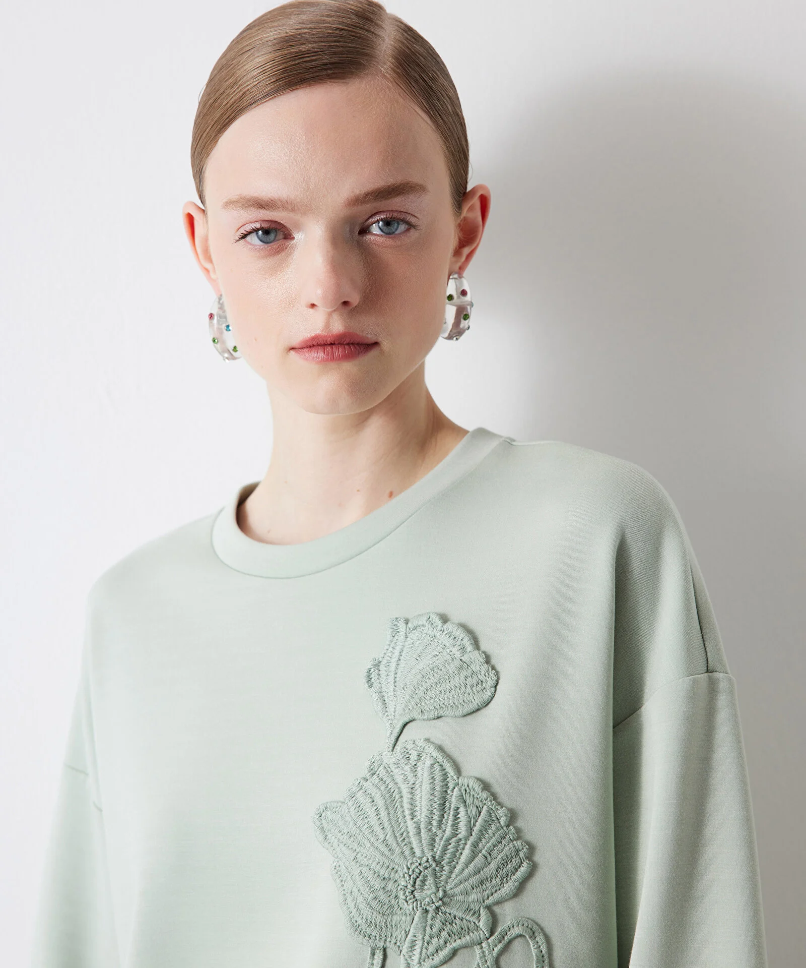 Çiçek Aplikeli Sweatshirt-Mint - 1