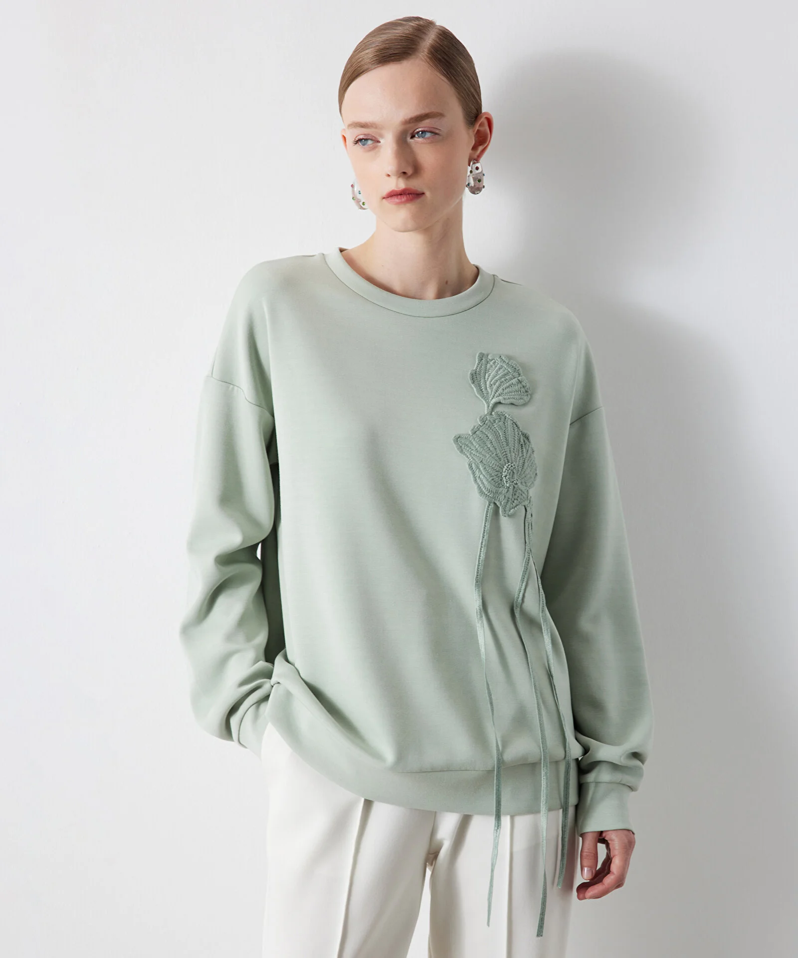 Çiçek Aplikeli Sweatshirt-Mint - 3