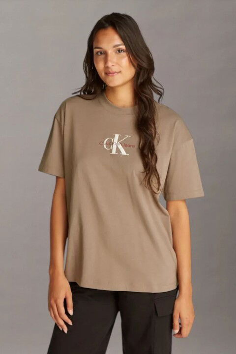 Kadın CK Monologo Boyfriend T-Shirt - Kahverengi - Calvin Klein