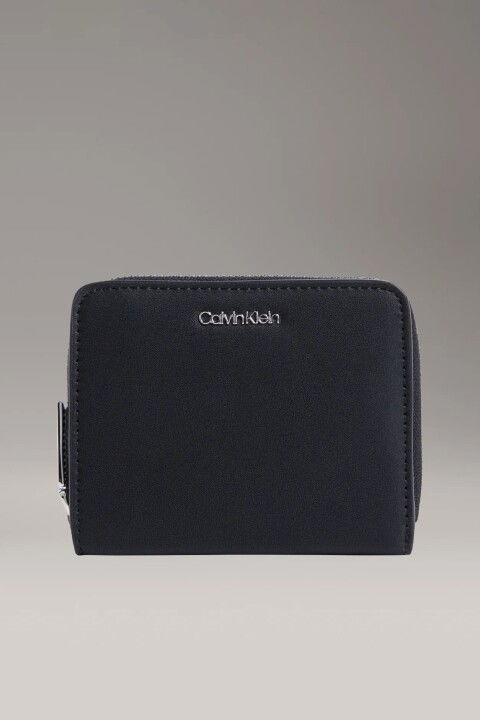 Kadın Ck Zip Arround Fermuarlı Cüzdan - Siyah - Calvin Klein